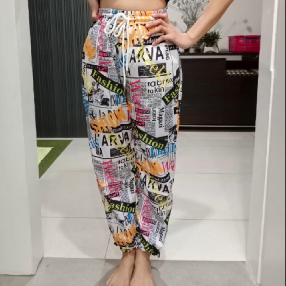 Pop Art Joggers Like New